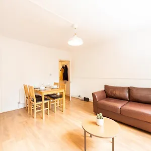 Apartment Sootheus - Cosy Surrey Quays, London