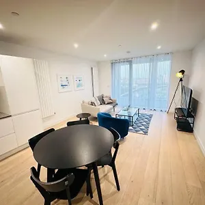 Apartment Spacious Modern 1 Bed Apartment., London