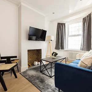 Apartment The Stratford, London