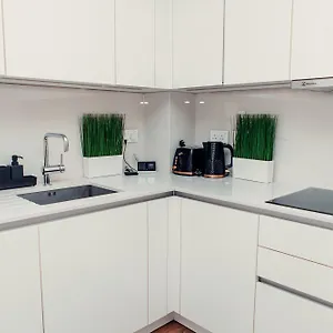 Apartment 2 Bed Flat, London