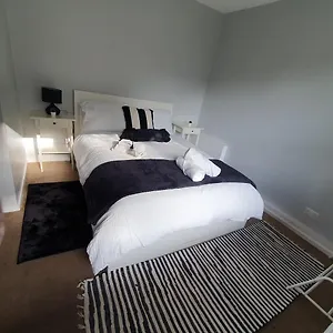 Gasthof Yolo House, London